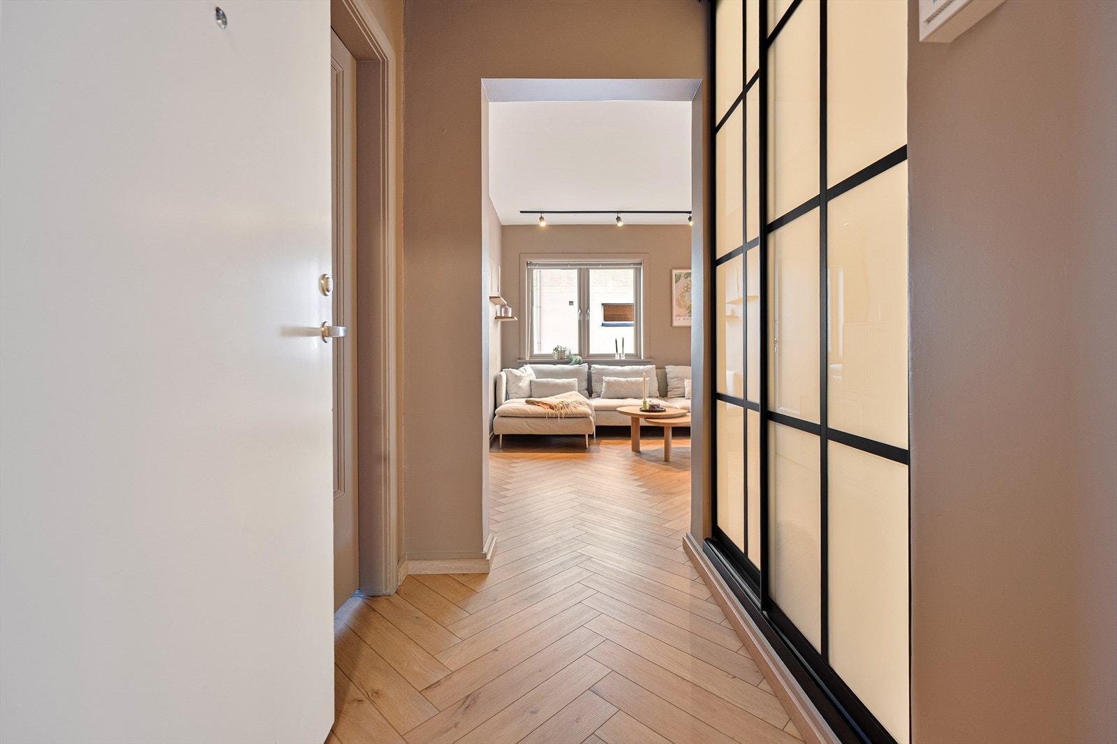 Entreen er romslig. Galleribilde