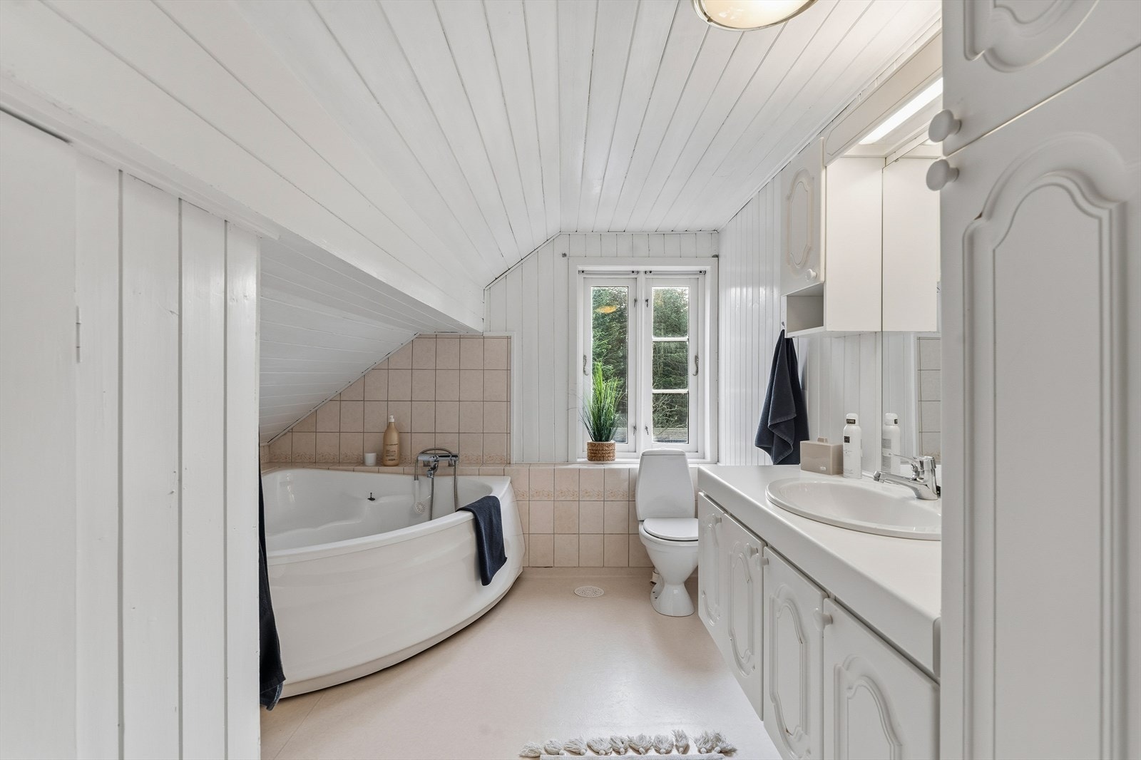 Bad i andre etasje Galleribilde