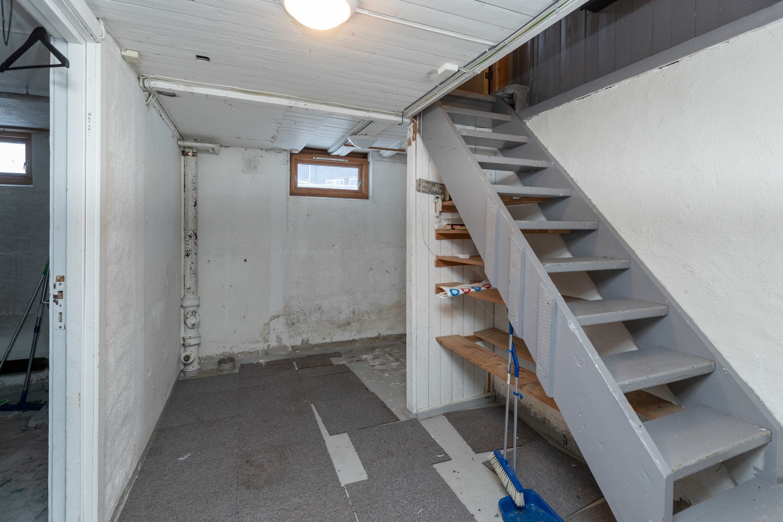 Trapperom i kjeller Galleribilde