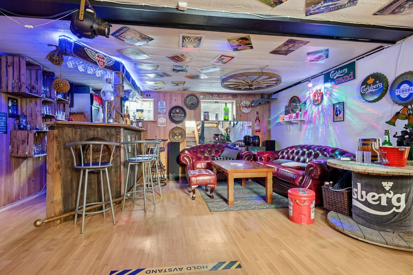 Tilleggsdel innredet som kjellerstue - ikke bruksendret eller godkjent som rom for varig opphold. Se punkt "Ferdigattest". Galleribilde