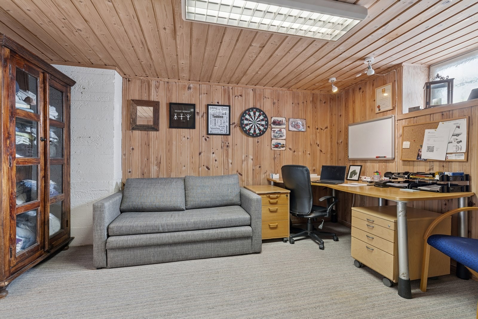 Tilleggsdel innredet som kontor - ikke bruksendret eller godkjent som rom for varig opphold. Se punkt "Ferdigattest". Galleribilde