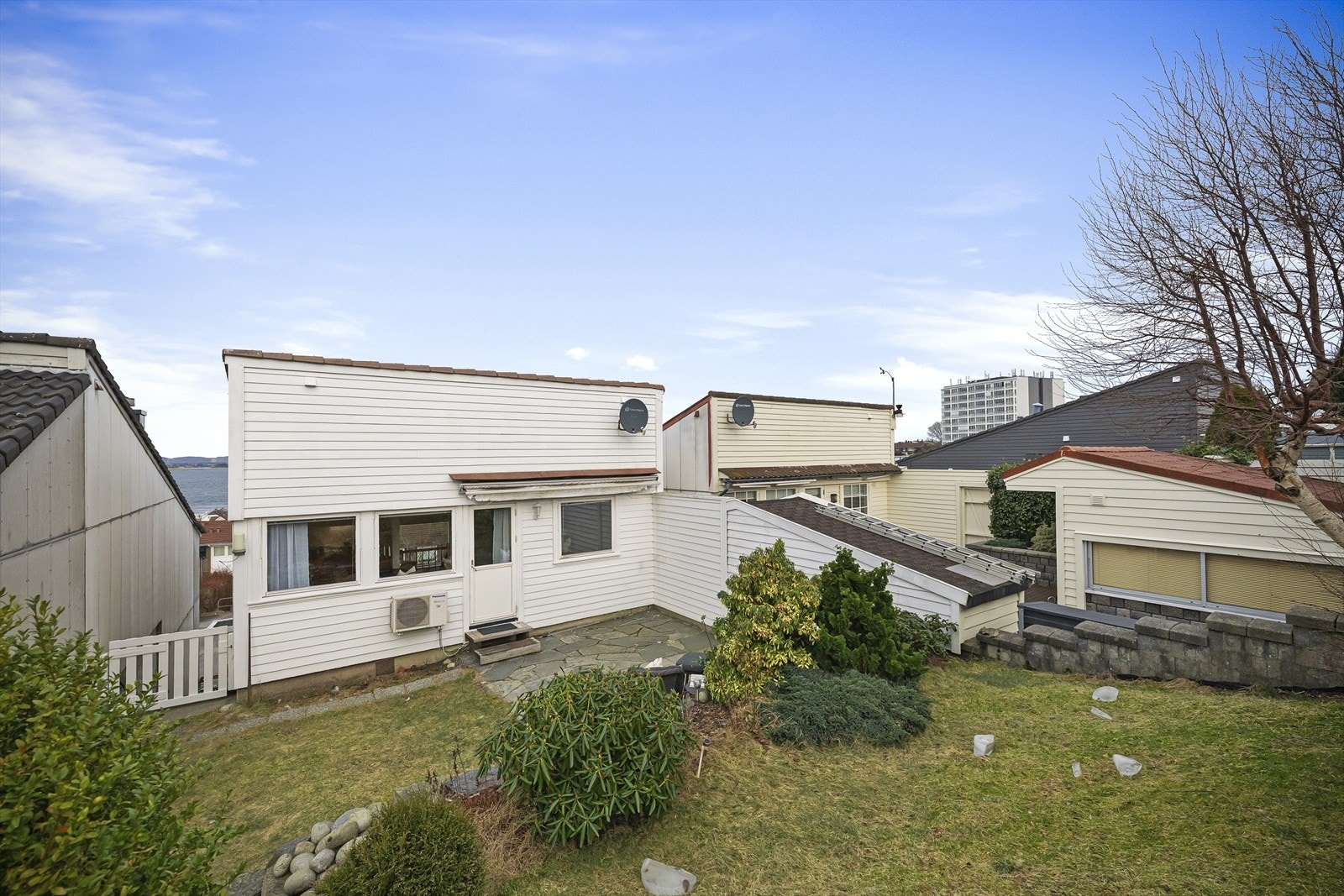 Fra kjøkken/spisestue er det utgang direkte til uteplassen Galleribilde