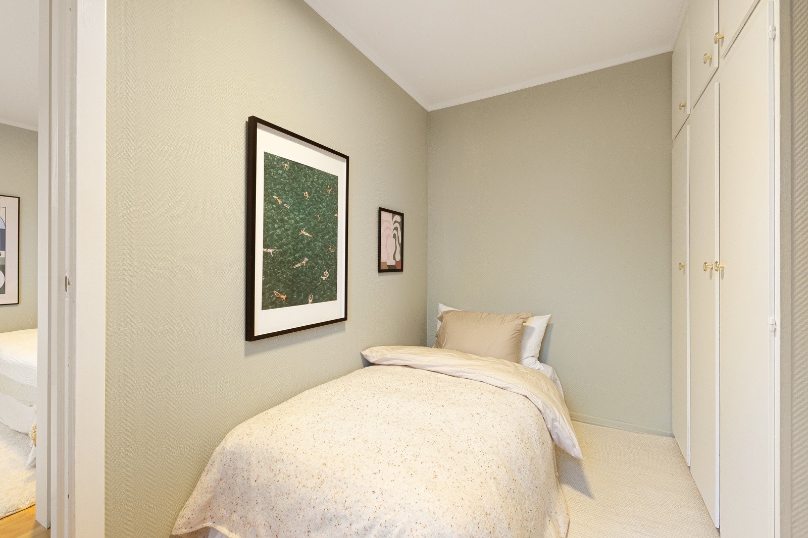 Soverom II er perfekt som barnerom, gjesterom eller kontor, og har plass til seng og nattbord Galleribilde