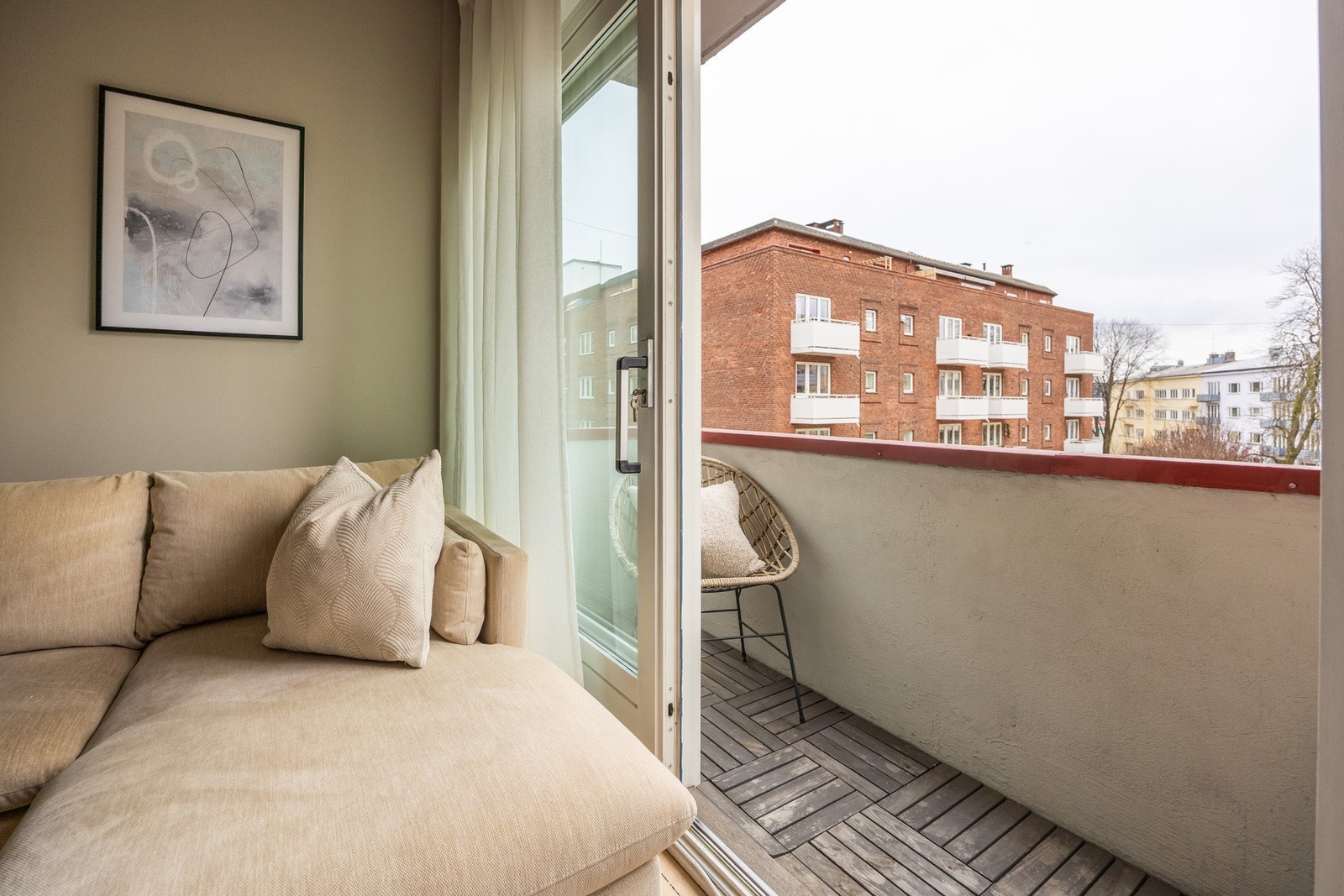 Hyggelig balkong med flott utsyn. Gode solforhold. Galleribilde