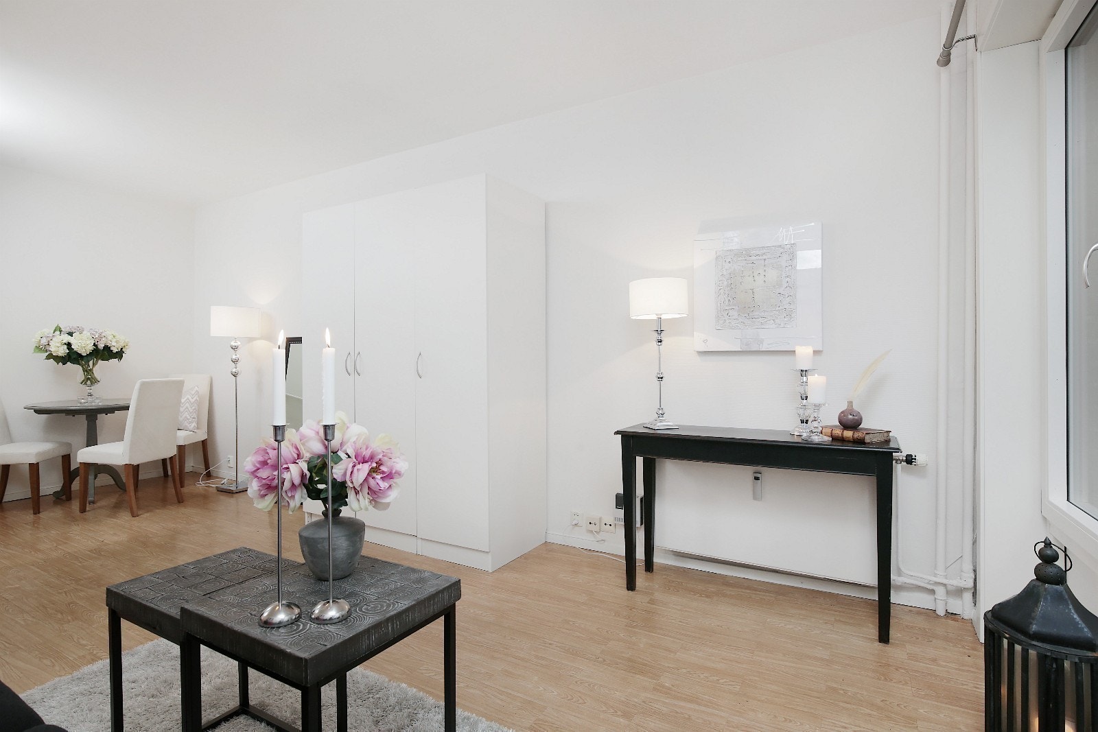 Nye bilder kommer Galleribilde