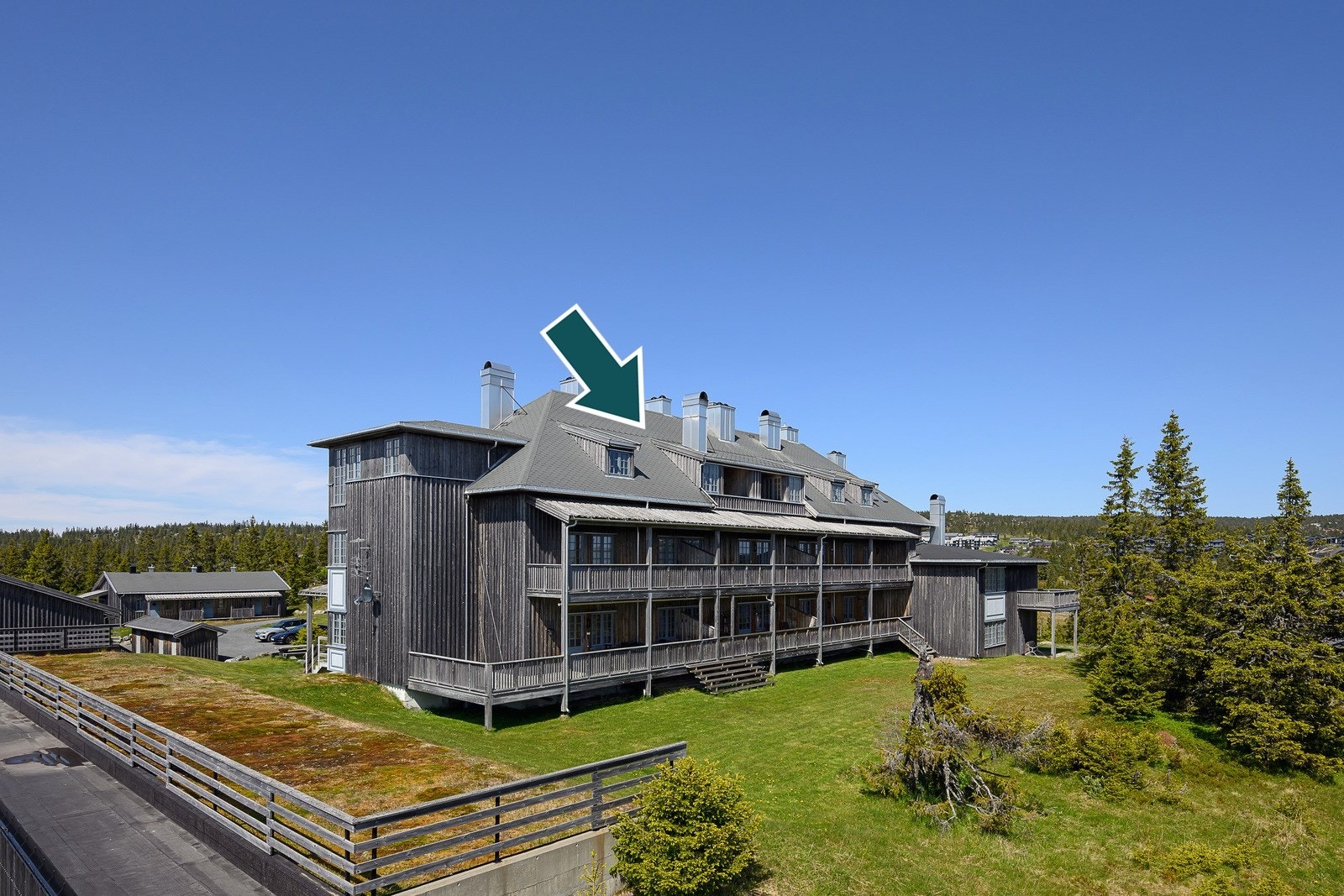 En gjennomført og innbydende bolig som fortjener et besøk. Velkommen til visning. Kontakt megler for påmelding. Galleribilde