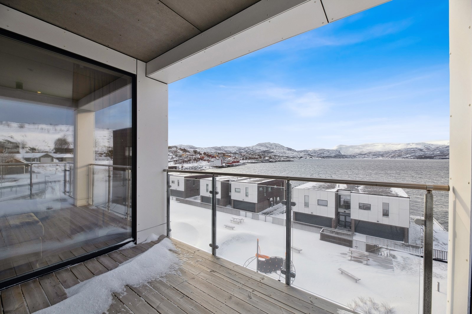 Utsikt fra balkongen. Galleribilde