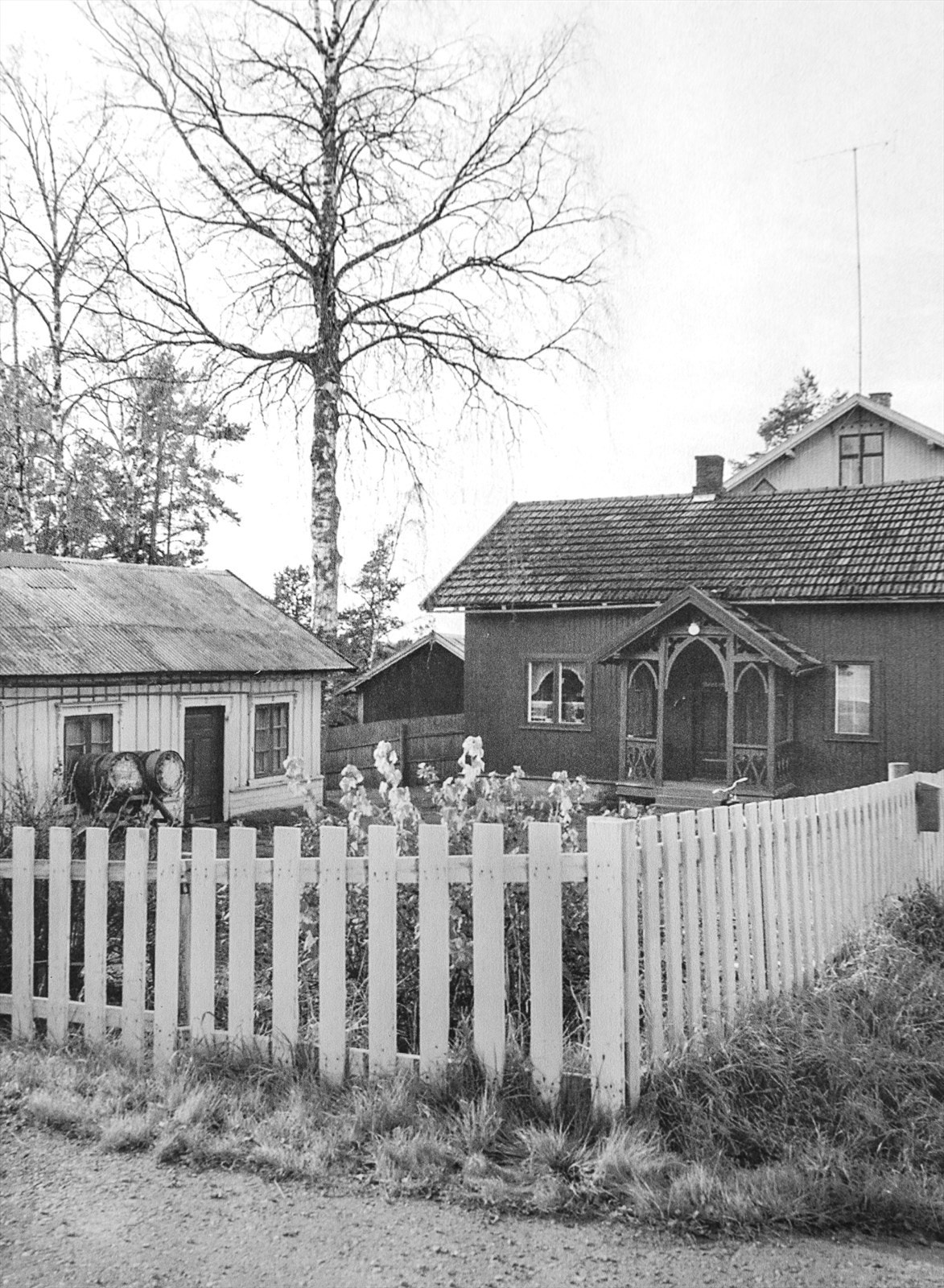 Dette er et eldre bilde av hvordan boligen så ut før. Boligen var opprinnelig et bakeri. Galleribilde