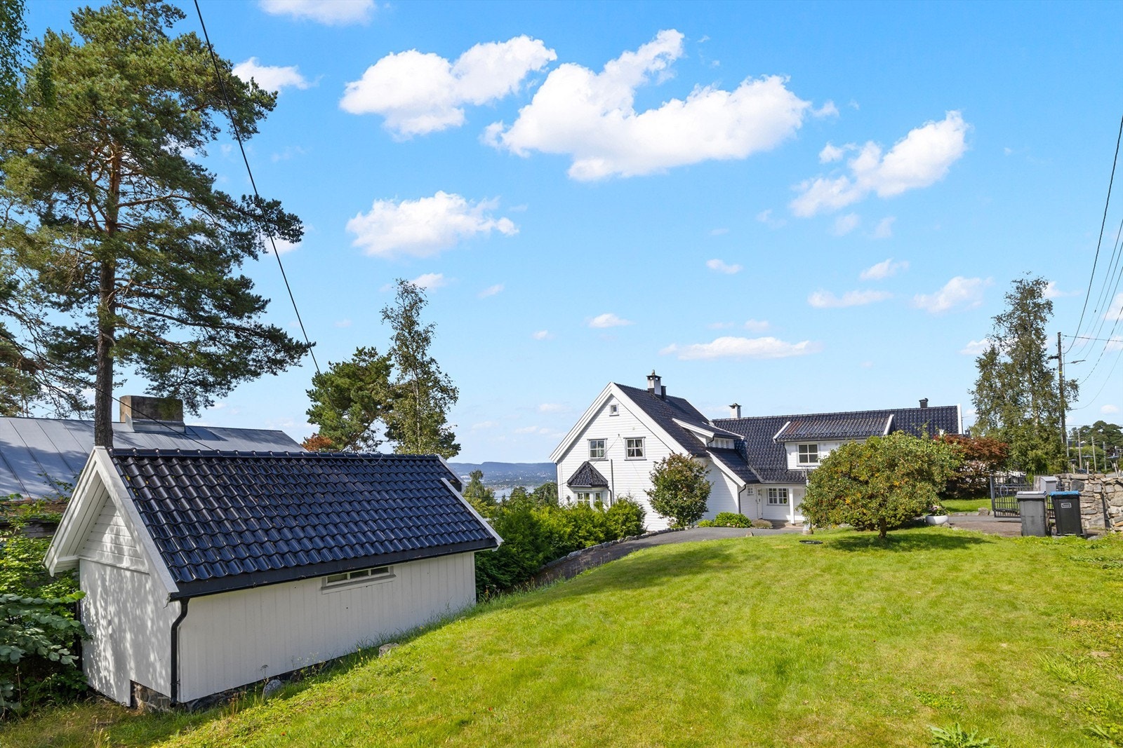 Stor og solrik tomt på hele 1 704 kvm Galleribilde