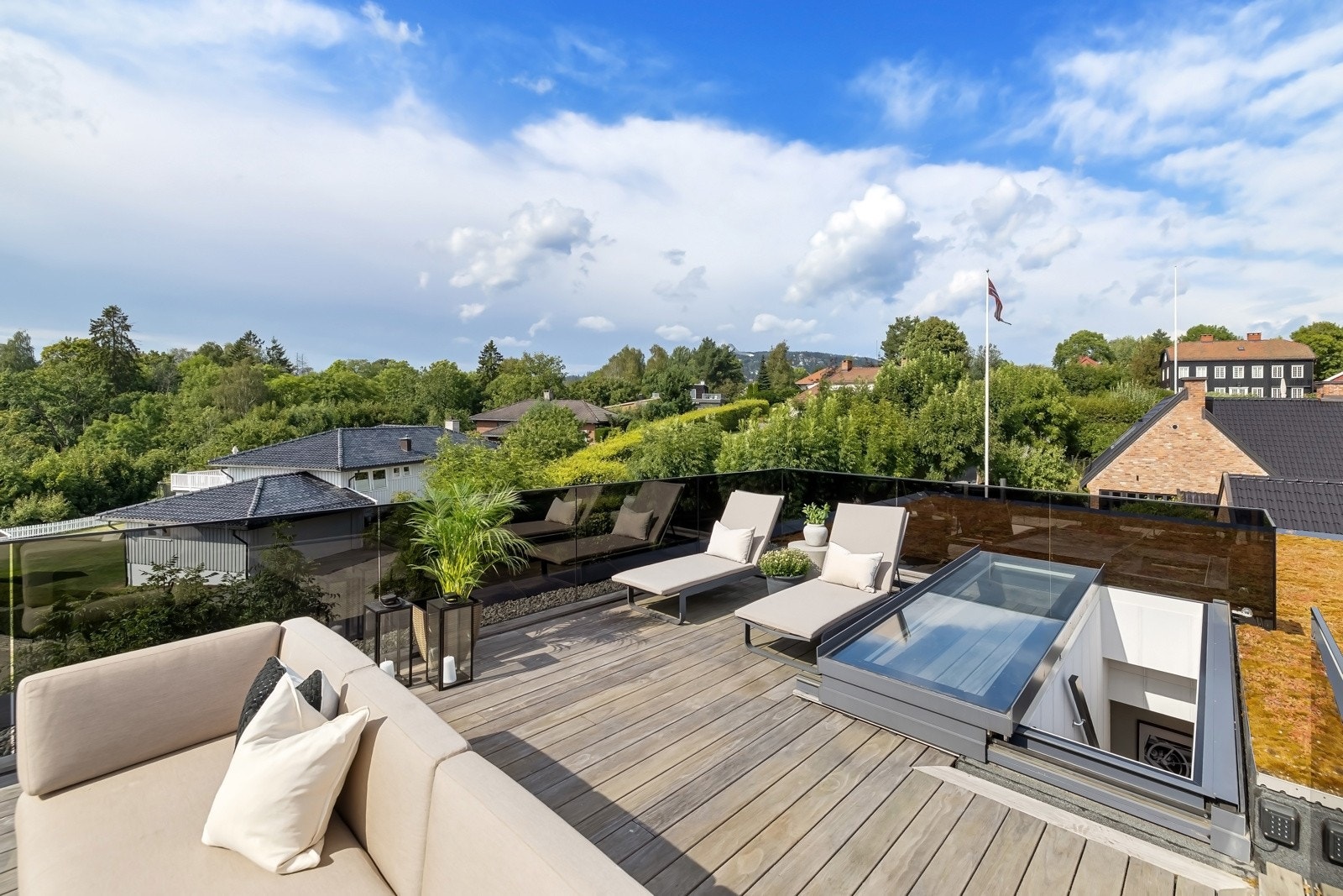 Takterrassen er spektakulær med vakkert utsiktsbildet over bl.a. fjorden og Holmenkollen. Galleribilde