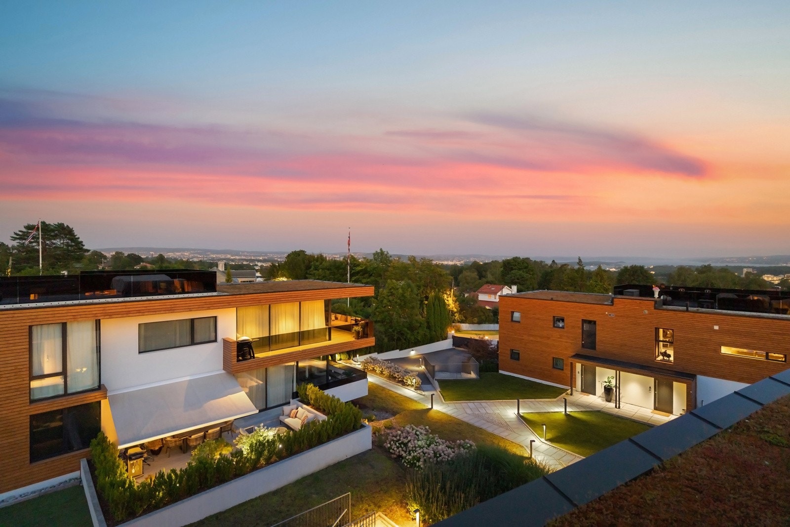 Kveldsstemning i Helleveien 8. Galleribilde