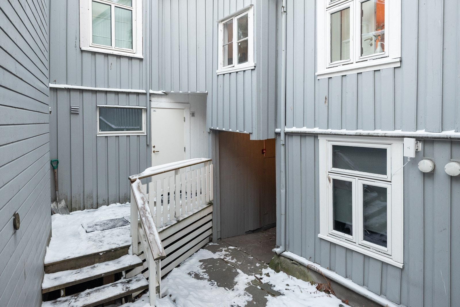 Leiligheten ligger i et sameie med totalt 5 seksjoner. Galleribilde