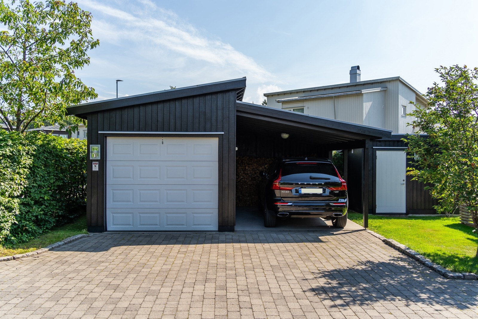 Stenlagt gårdsplass utført av Strandmann AS Galleribilde