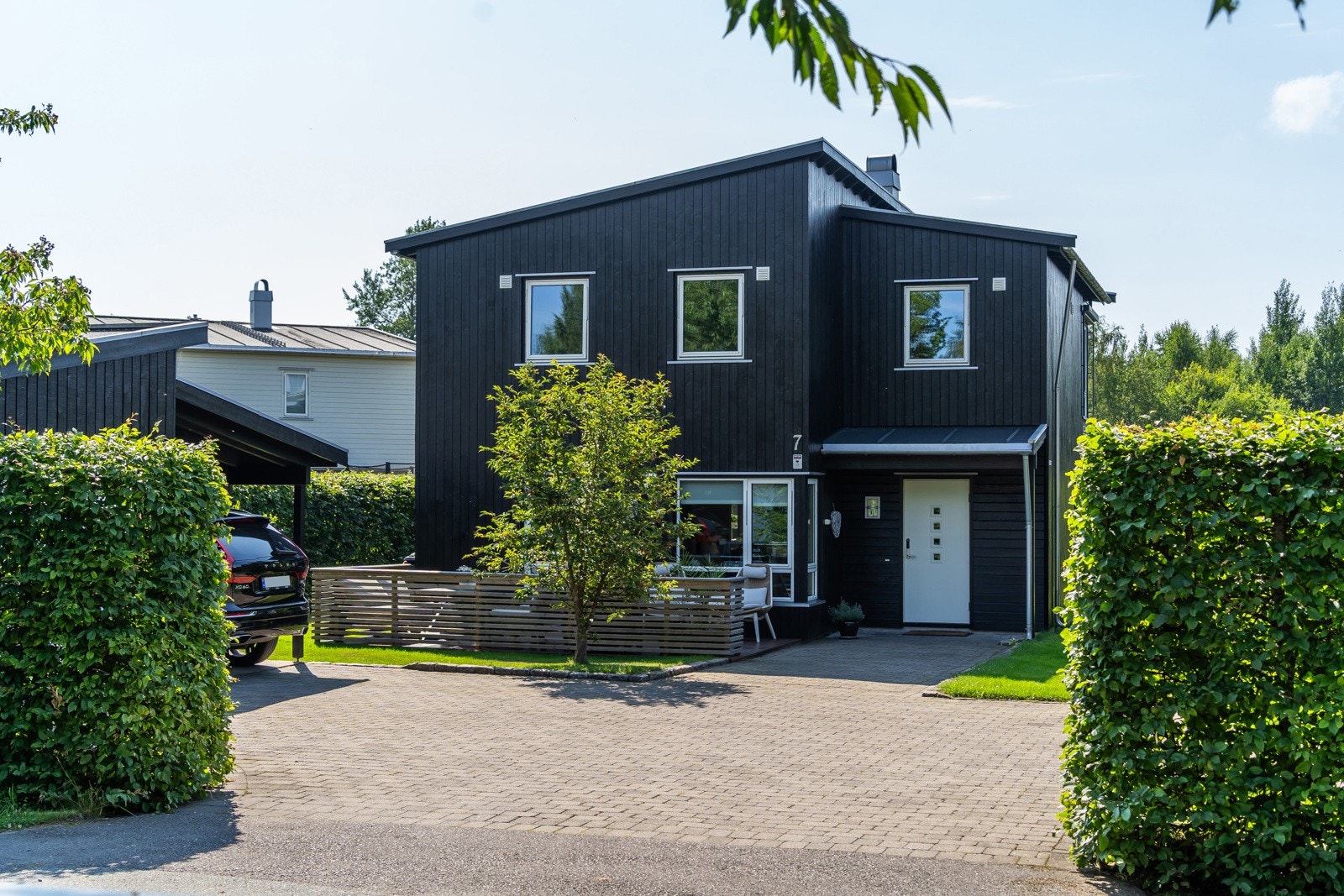 Stenlagt gårdsplsass Galleribilde