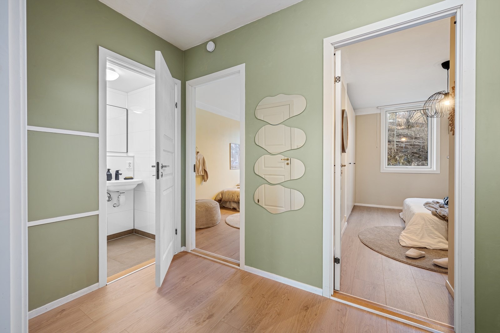 - Leiligheten byr på 2 soverom av god størrelse - Galleribilde