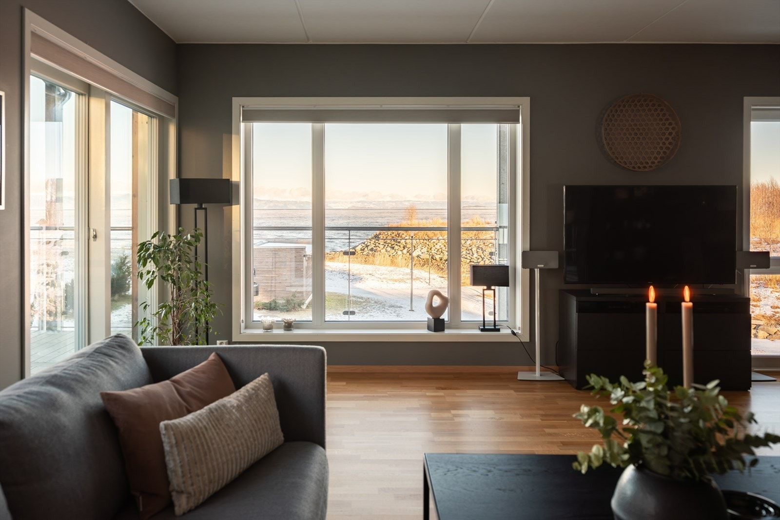 Leiligheten ble ferdigstilt i 2017 og holder derfor gjennomgående moderne standard. Galleribilde