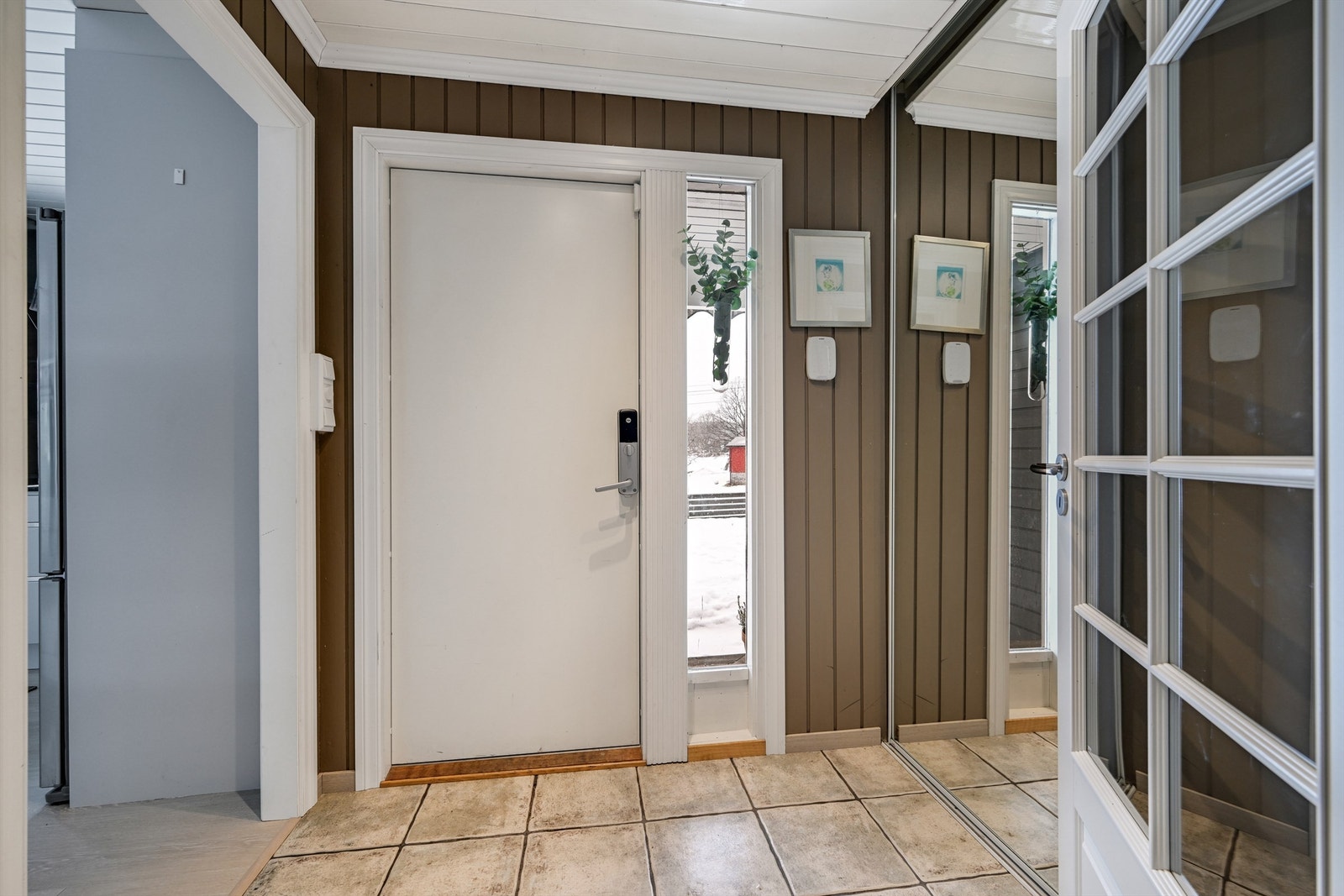 Vindfang med garderobe. Galleribilde