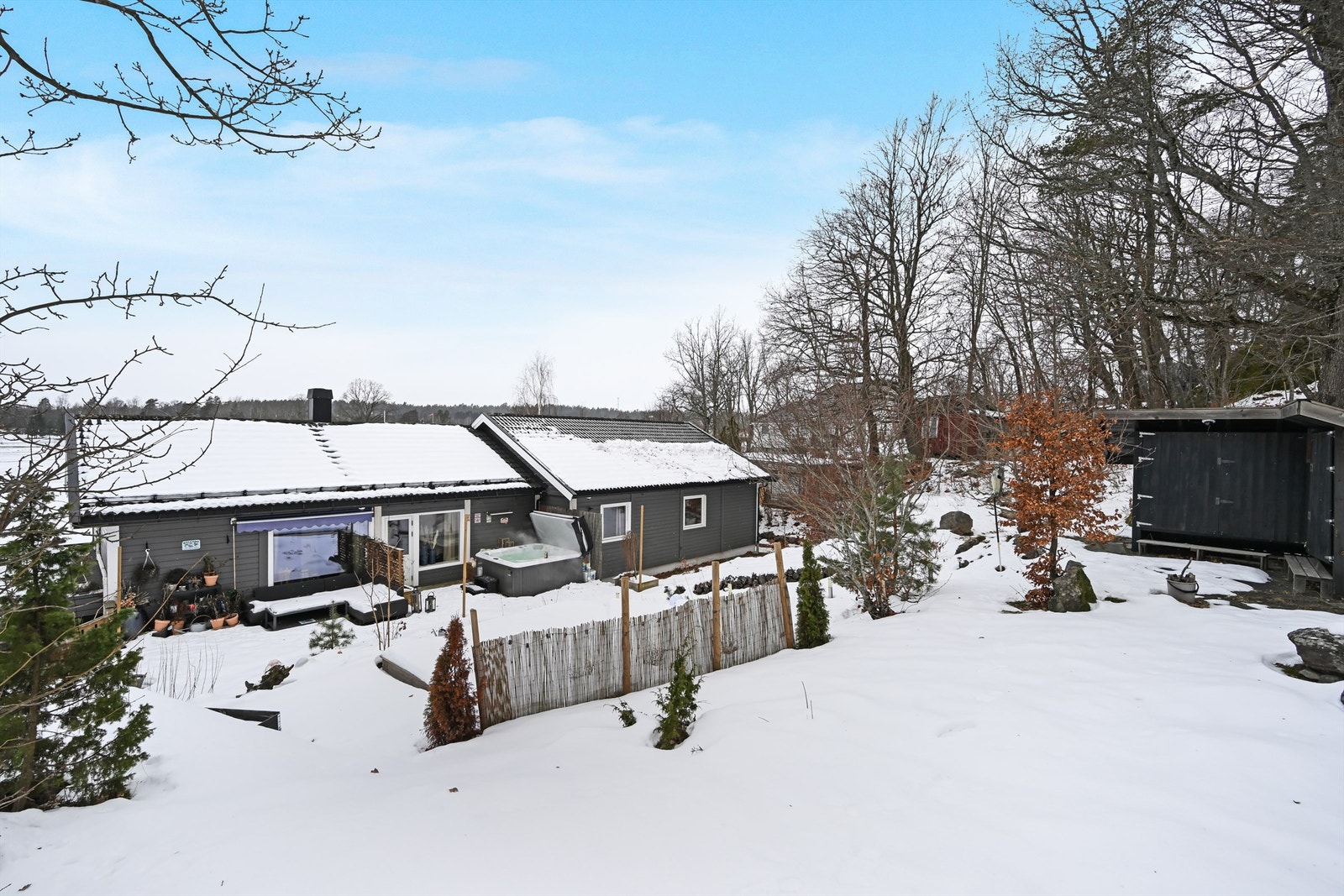 Herlige uteplasser mot øst! Galleribilde