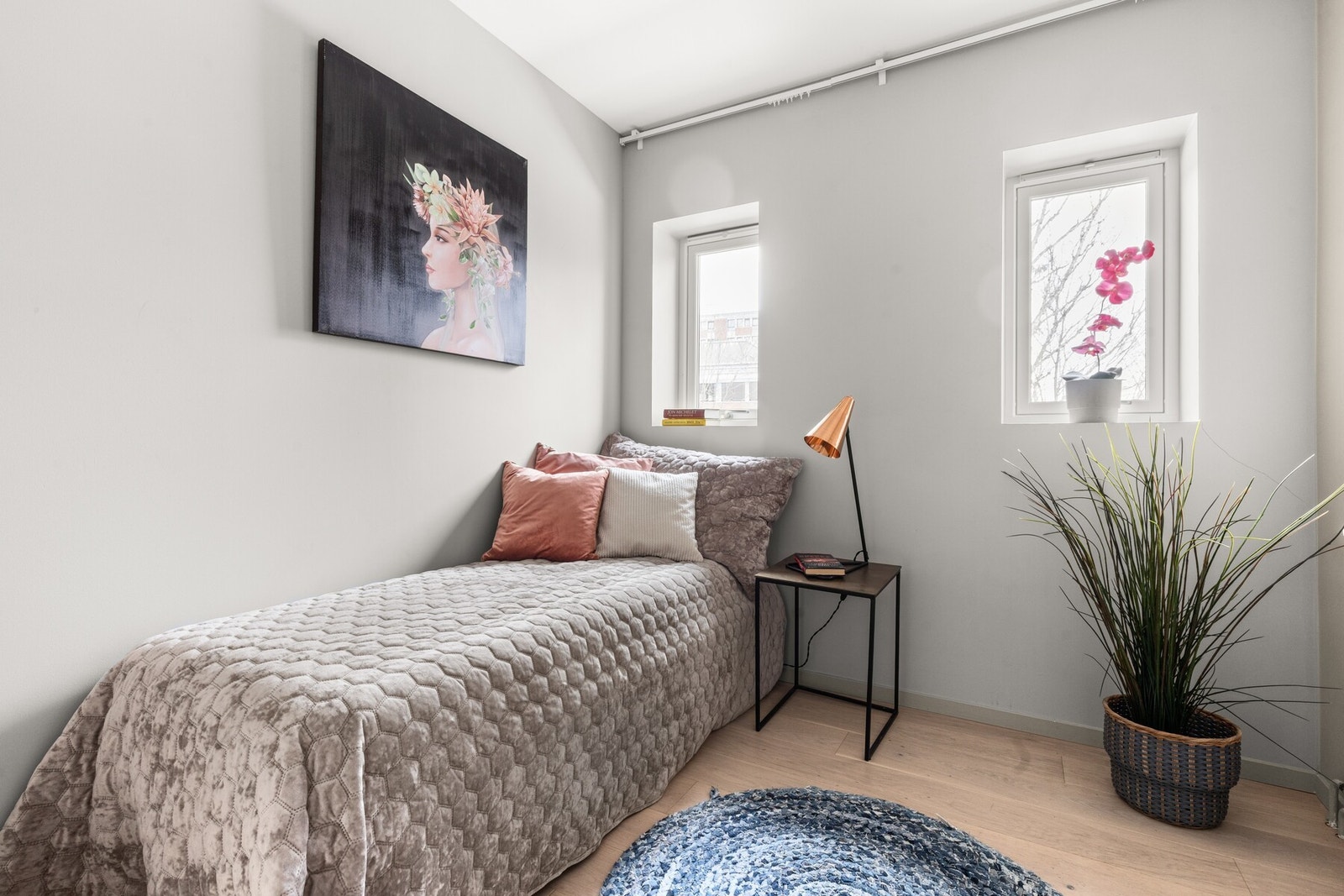 Velegnet soverom med plass til seng. Galleribilde