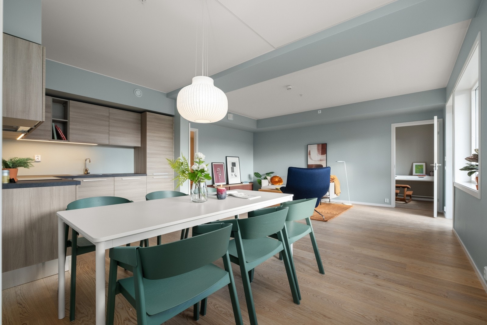 Velkommen til Signaturhagen Stjørdal! Bilder og illustrasjoner som er brukt i annonsen er fra flere ulike leilighetstyper i prosjektet. Materialer, inventar og fargevalg kan avvike. Galleribilde