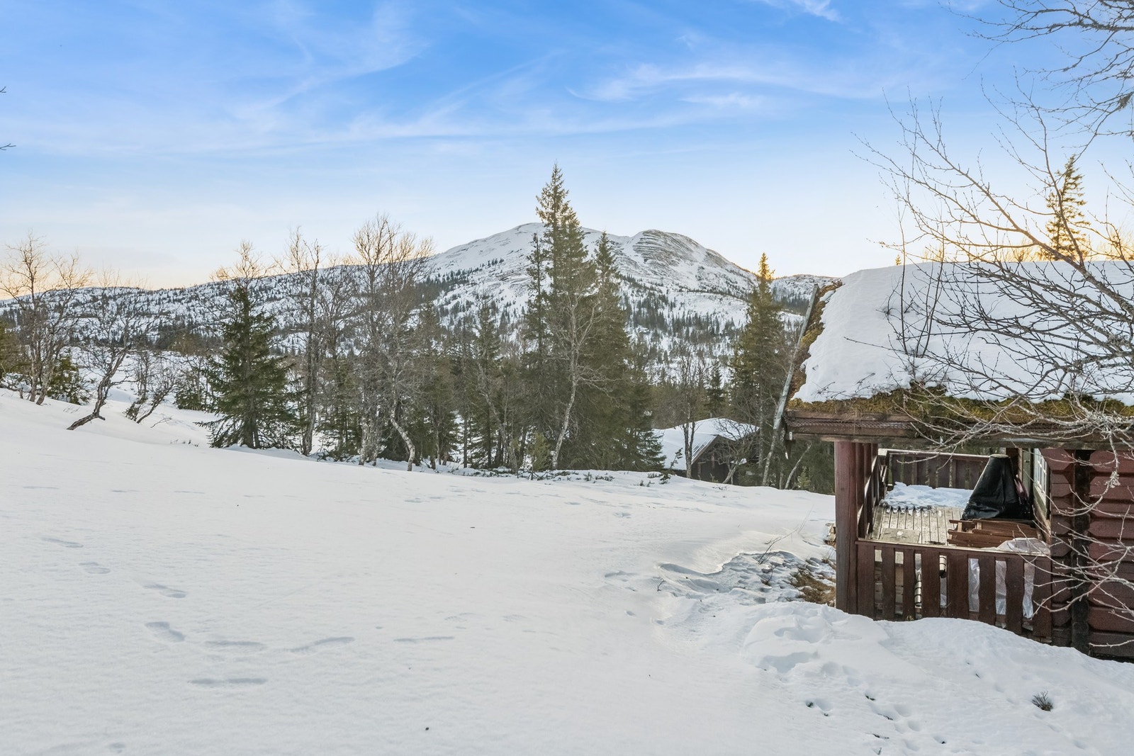 Beliggenheten er ettertraktet pga. gode turmuligheter, sommer som vinter. Galleribilde