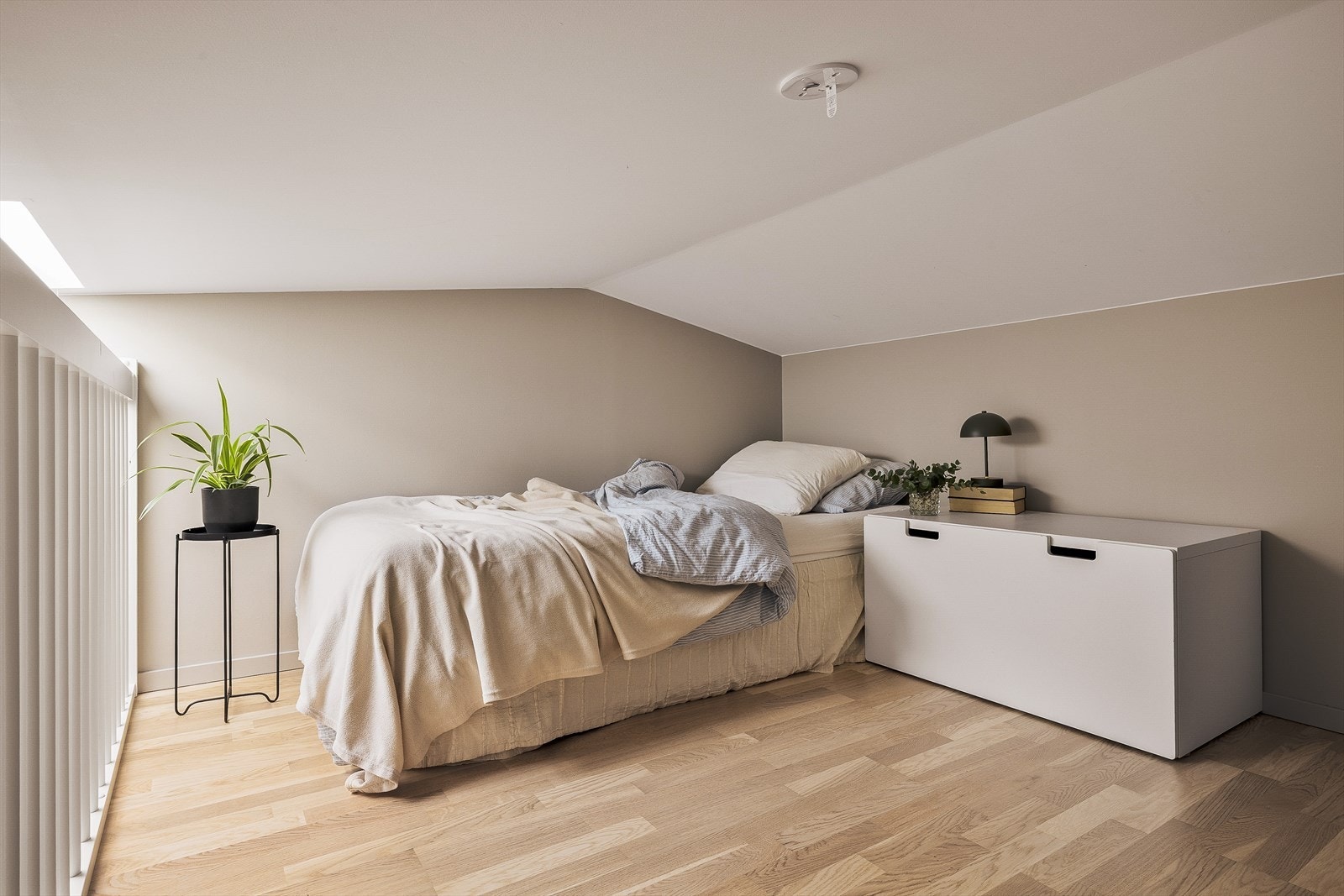 Lys og innbydende hems som gir fleksible muligheter for ekstra plass. Galleribilde