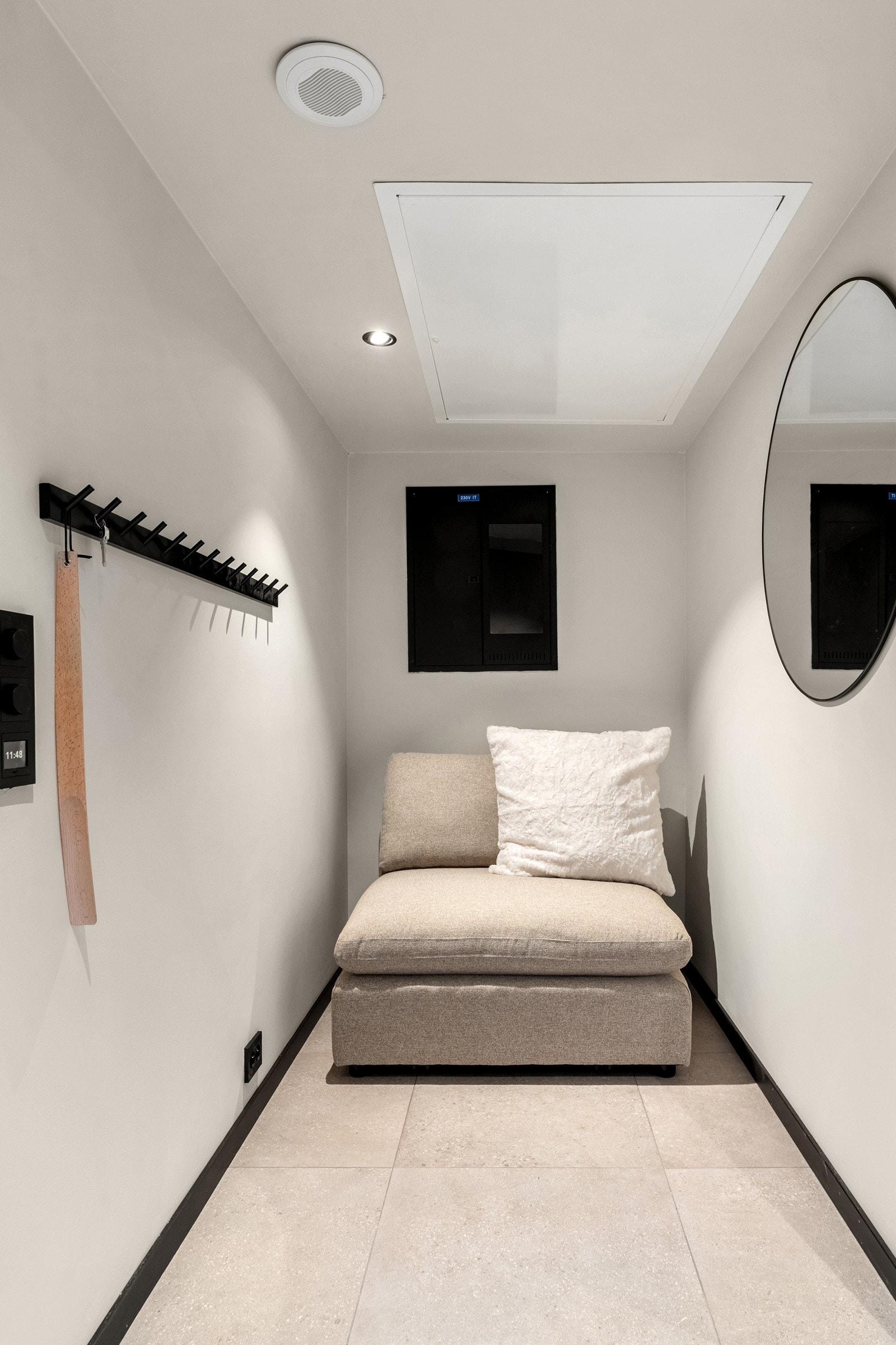 Leiligheten er fra 2025, og framstår gjennomgående moderne med fine farge- og materialvalg.