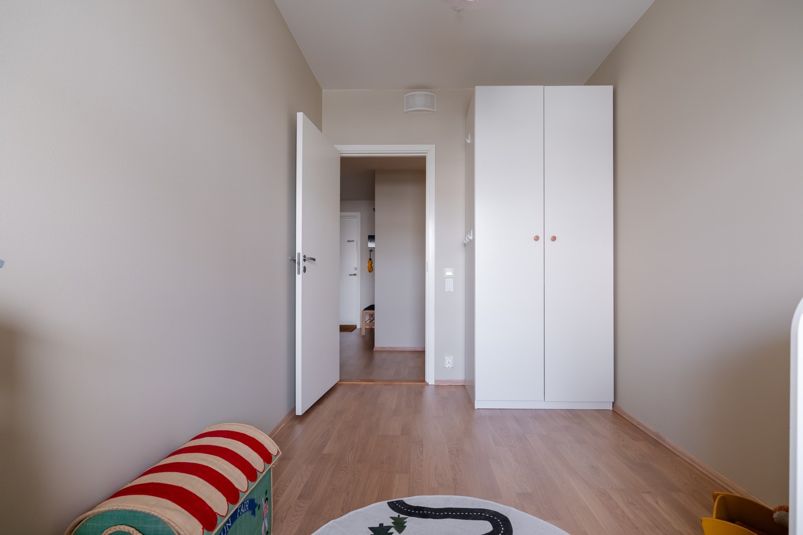 Rommet er perfekt som barnerom, gjesterom og/eller kontor - alt etter ønske og behov. Galleribilde