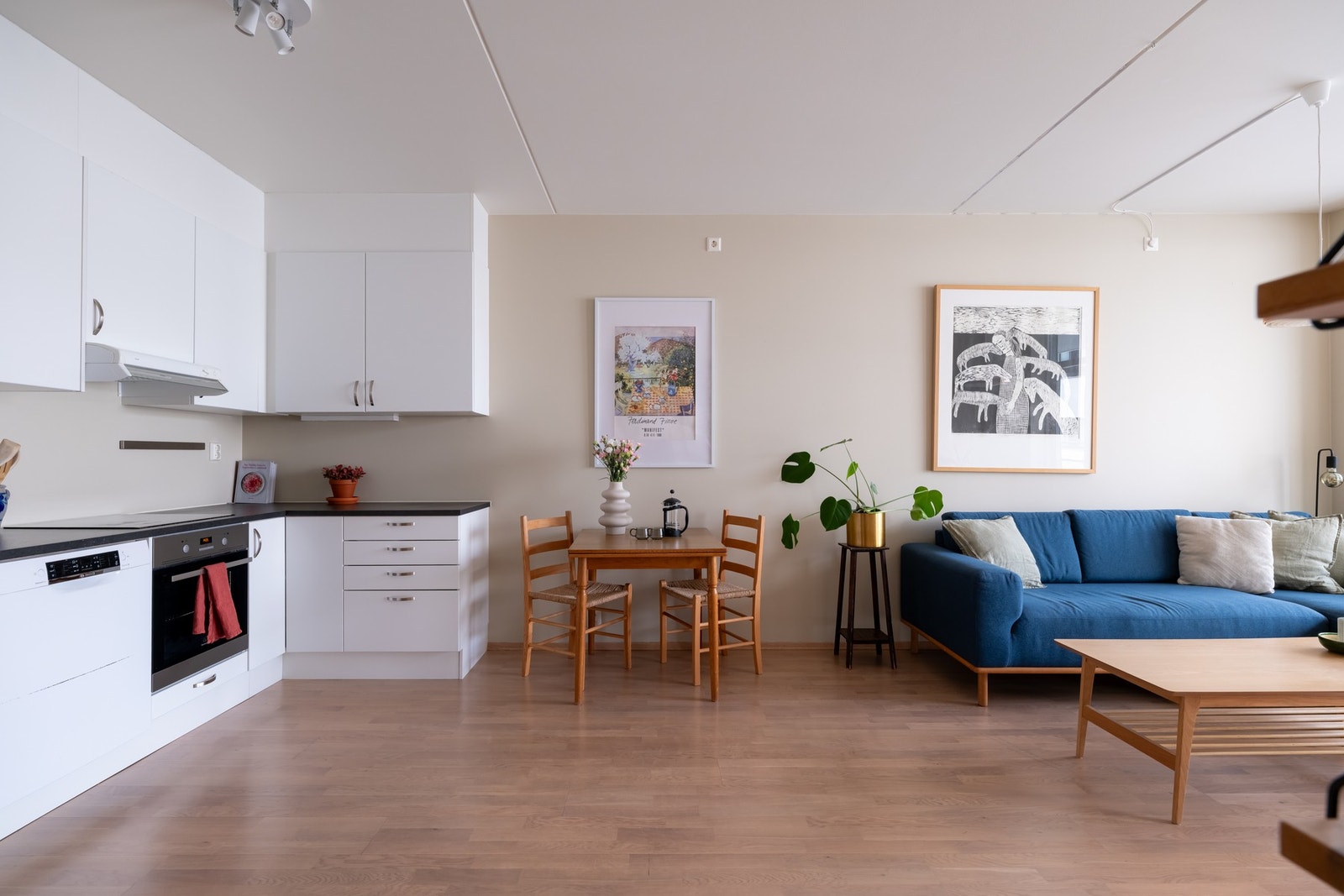 Leiligheten sto innflytningsklar i 2019. Her kan du bare ta med deg møblene og flytte rett inn! Galleribilde