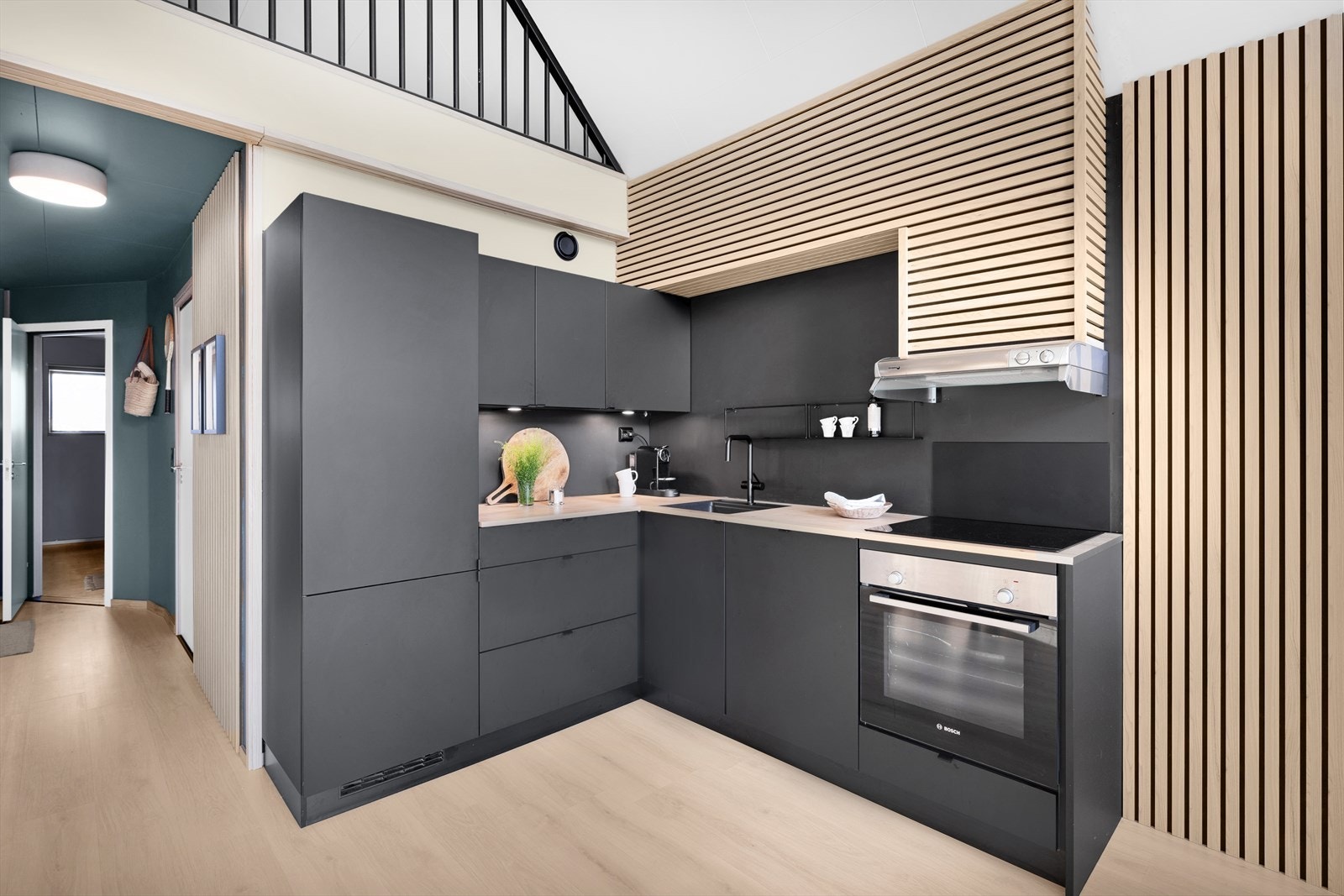 Kjøkken - stilrent og moderne. Integrerte hvitevarer Galleribilde