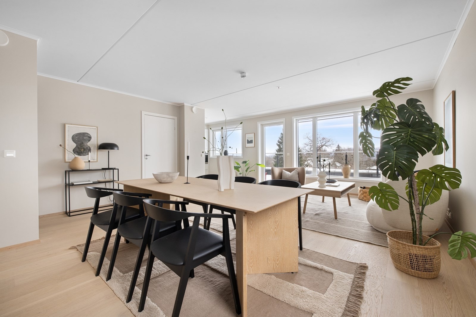 Leiligheten har en åpen og luftig planløsning, som gir god romfølelse og enkle møbleringsalternativ Galleribilde