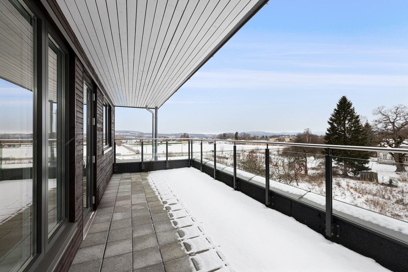 Her kan man trekke seg tilbake i vær og vind, samt nyte sene sommerkvelder Galleribilde