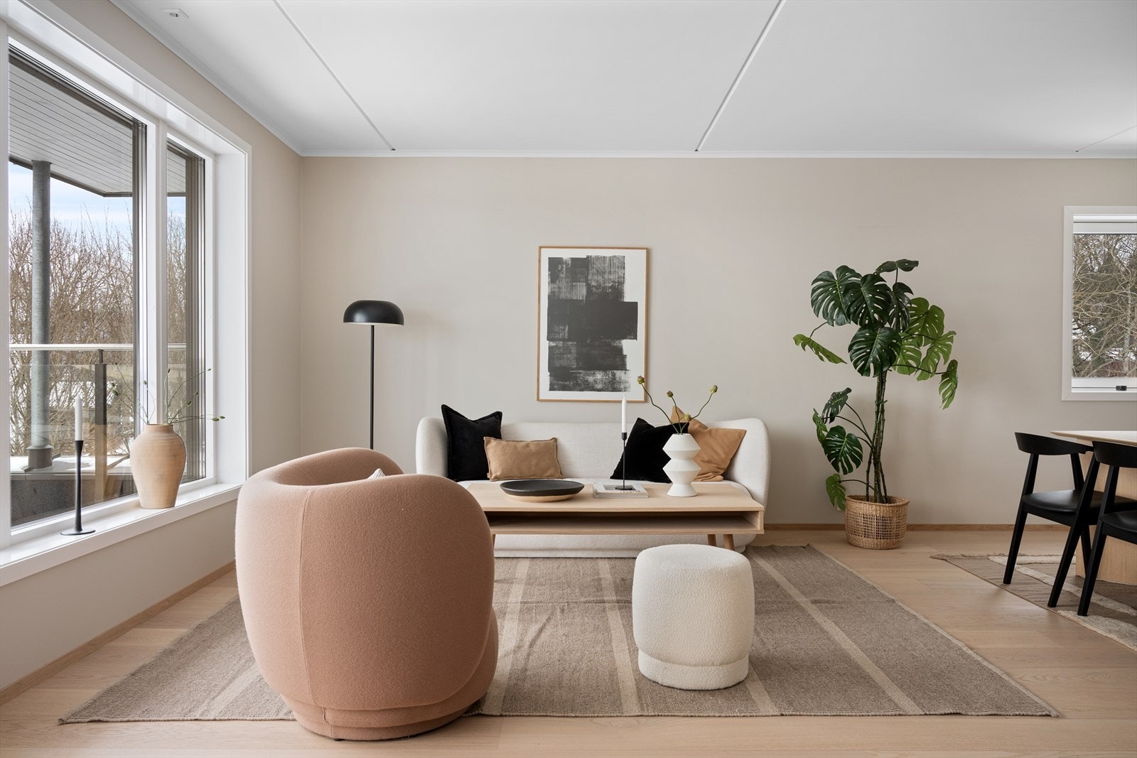 Det er gjennomgående lyse og moderne farger på vegger og gulv Galleribilde