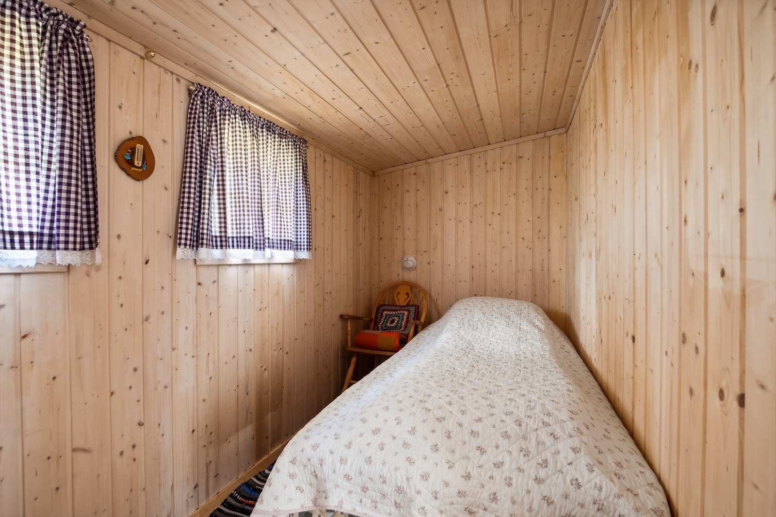 Uthuset er ikke godkjent til varig opphold. Galleribilde