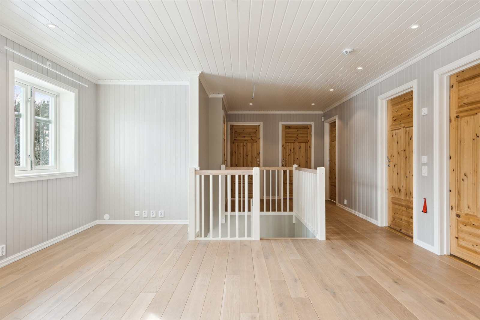 Lys og hyggelig stue i 2.etg. Galleribilde