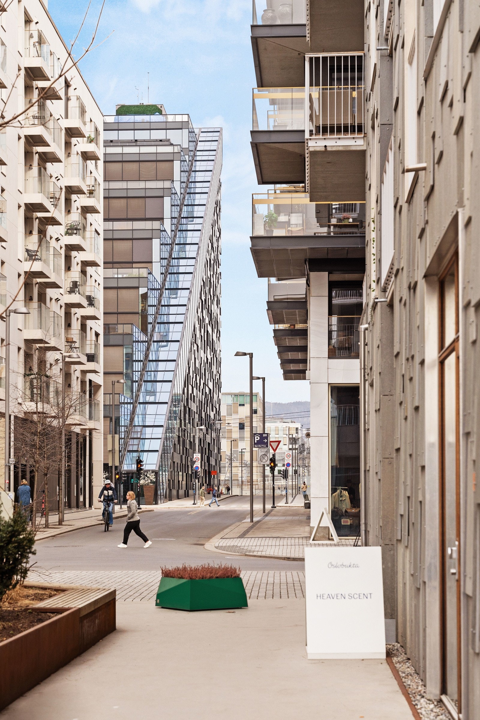 Fjordbyens nyeste tilskudd er Nye Munchmuseet og Deichmanske bibliotek, som er allerede kjent for sin spennende arkitektur. Galleribilde