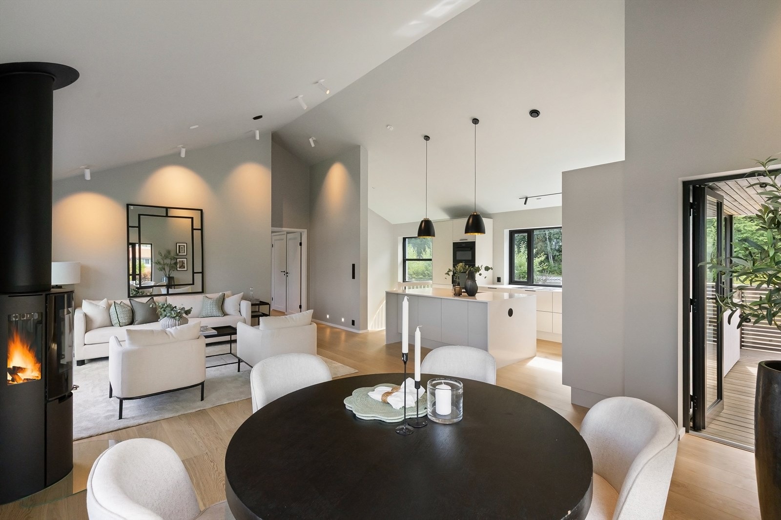 Det er OSB plater bak gipsveggene i alle rom. Galleribilde