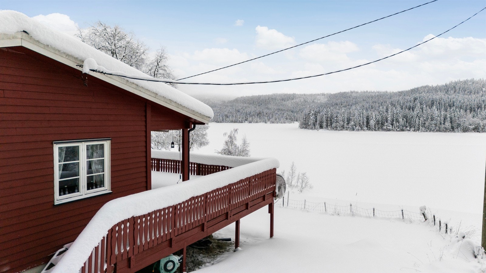 Fritidseiendommen ligger i et etablert og naturskjønt område på populære Mylla, selve indrefileten i Nordmarka. Galleribilde