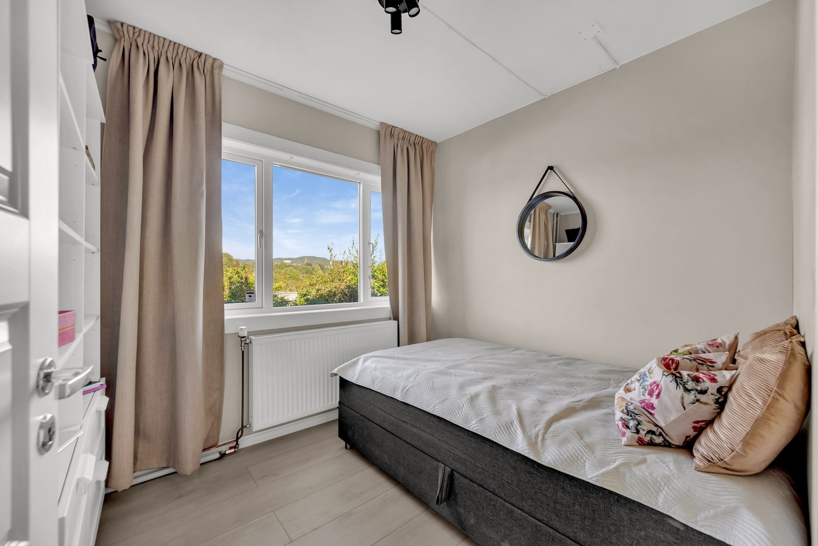 Soverom tre egner seg flott som barnerom, gjesterom eller kontor. Galleribilde