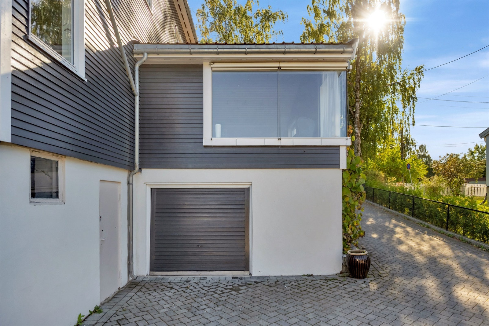 Garasjeplass nr 2. Galleribilde