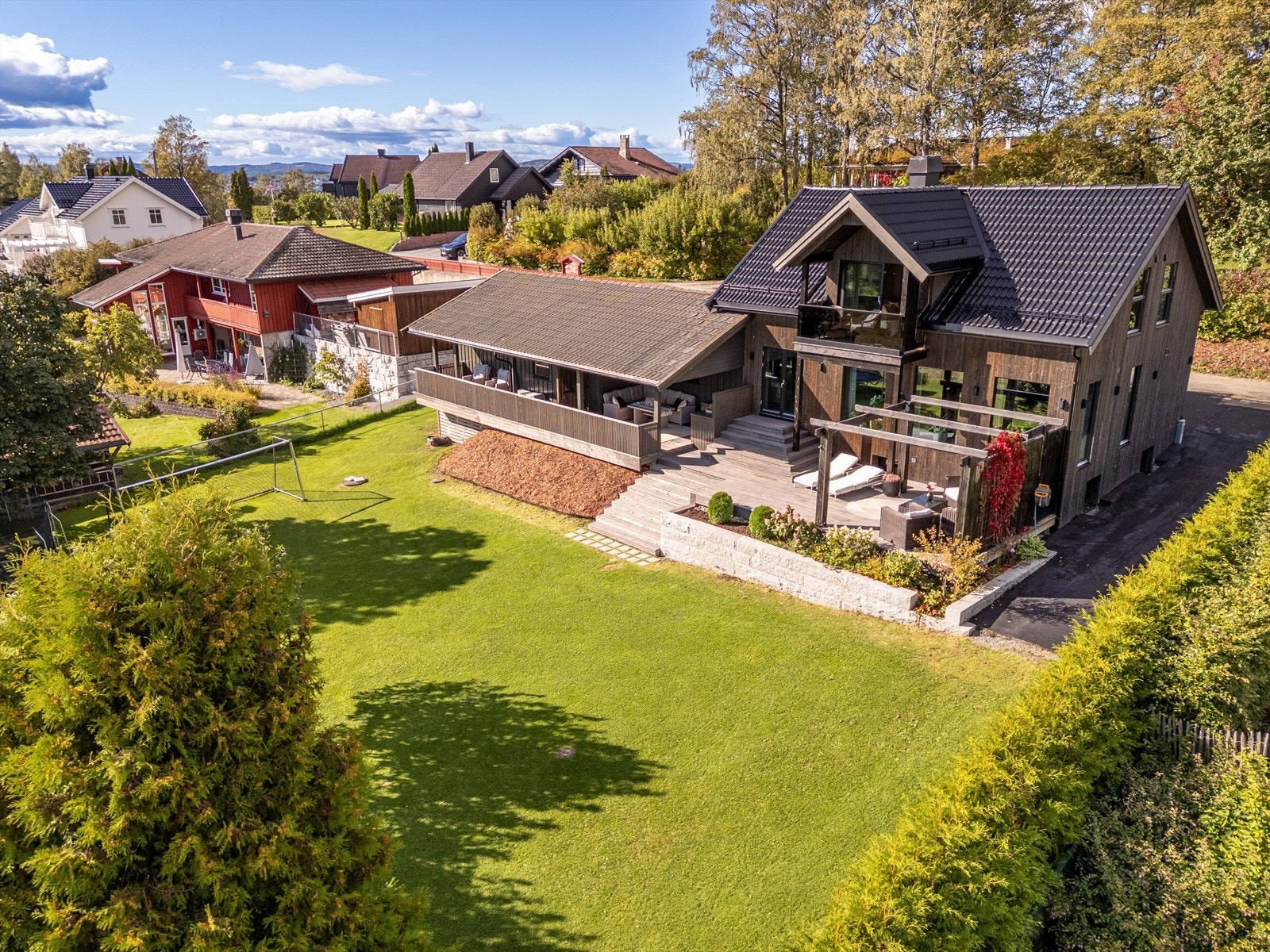 Eiendommen er gjennomgående rehabilitert i perioden 2018-2024 og holder en høy standard. Galleribilde