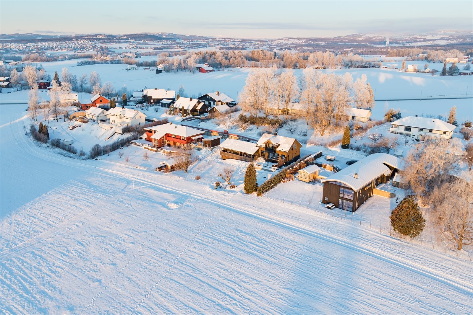 Med landlig beliggenhet med kort veg til Hamar! Galleribilde