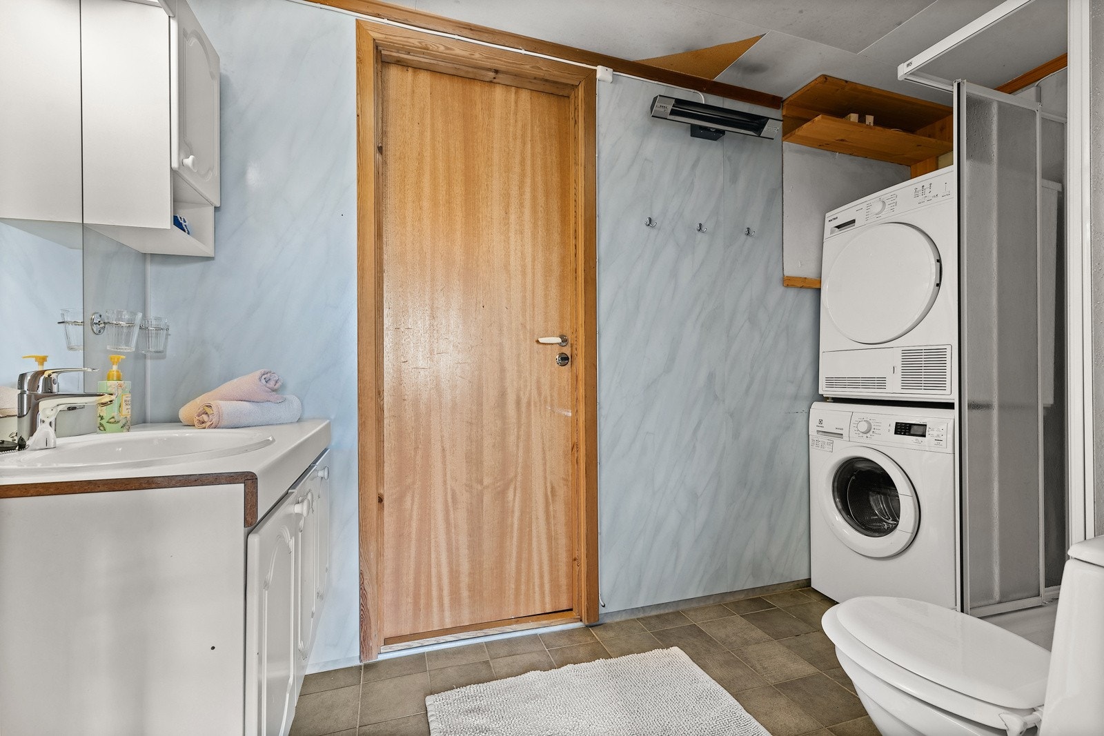 Bad/vaskerom i 1 etasjen Galleribilde