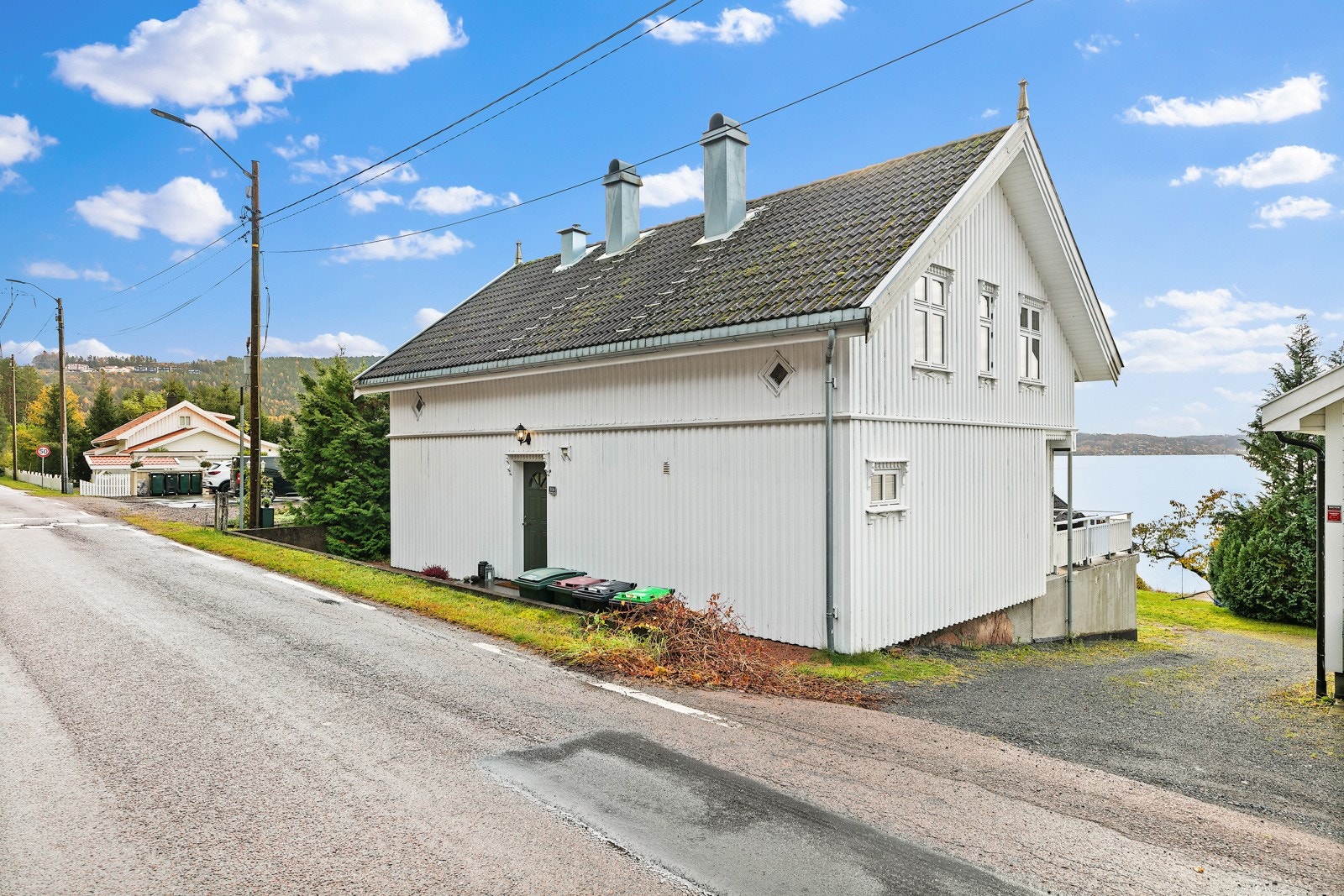 Boligen fra veien Galleribilde