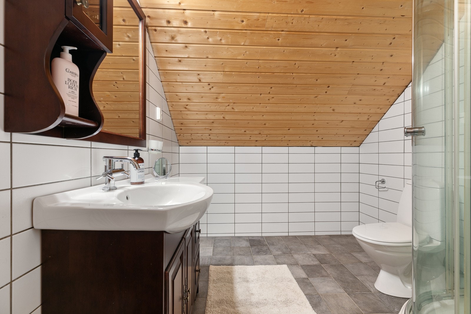 Badet i 2 etasje Galleribilde