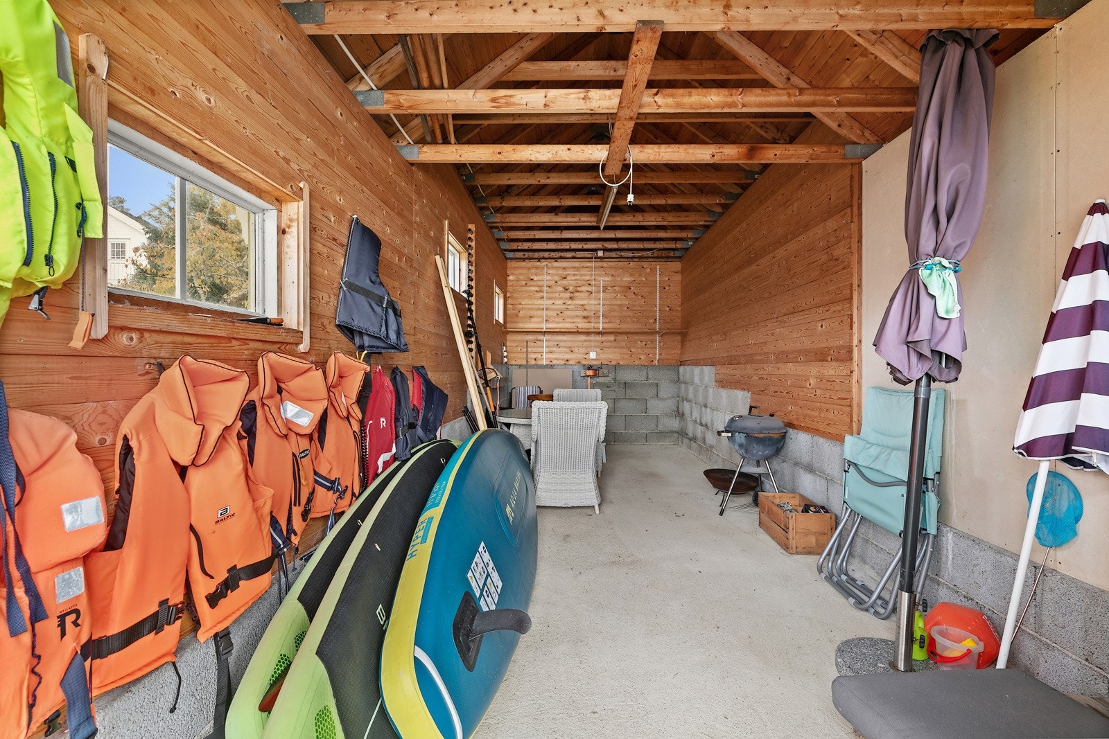 God plass til utstyr som brukes på sjøen Galleribilde