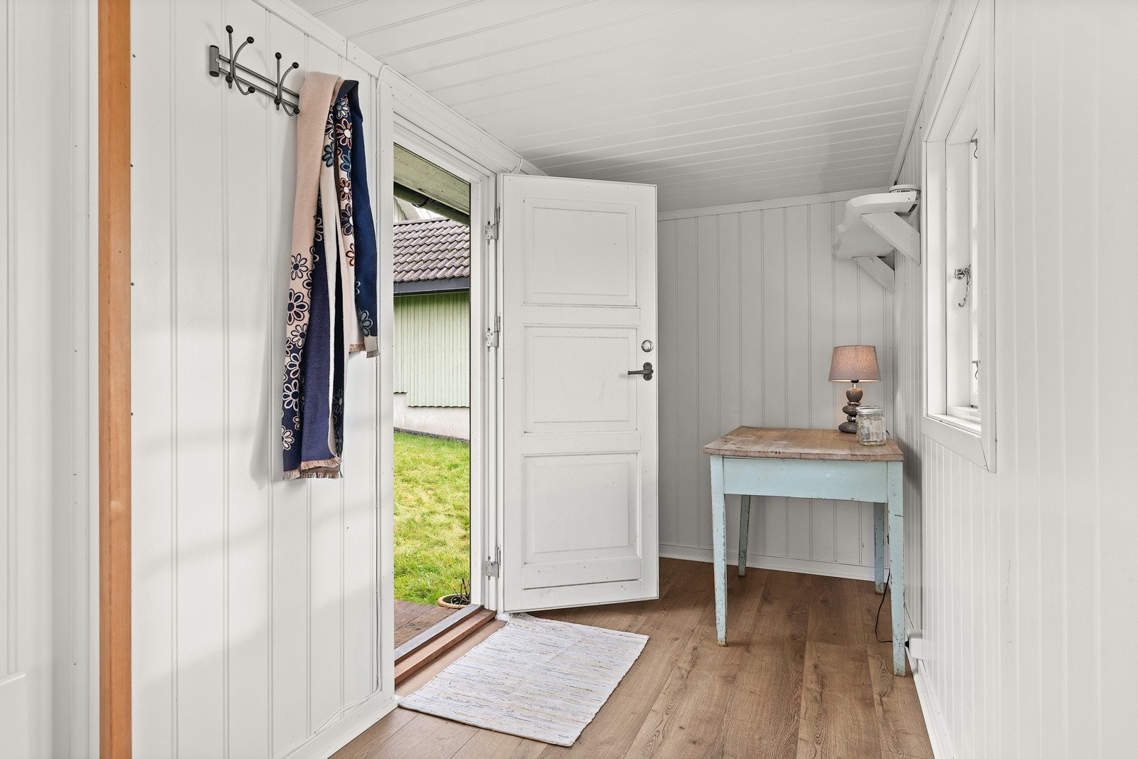 Inngang fra baksiden av annekset Galleribilde