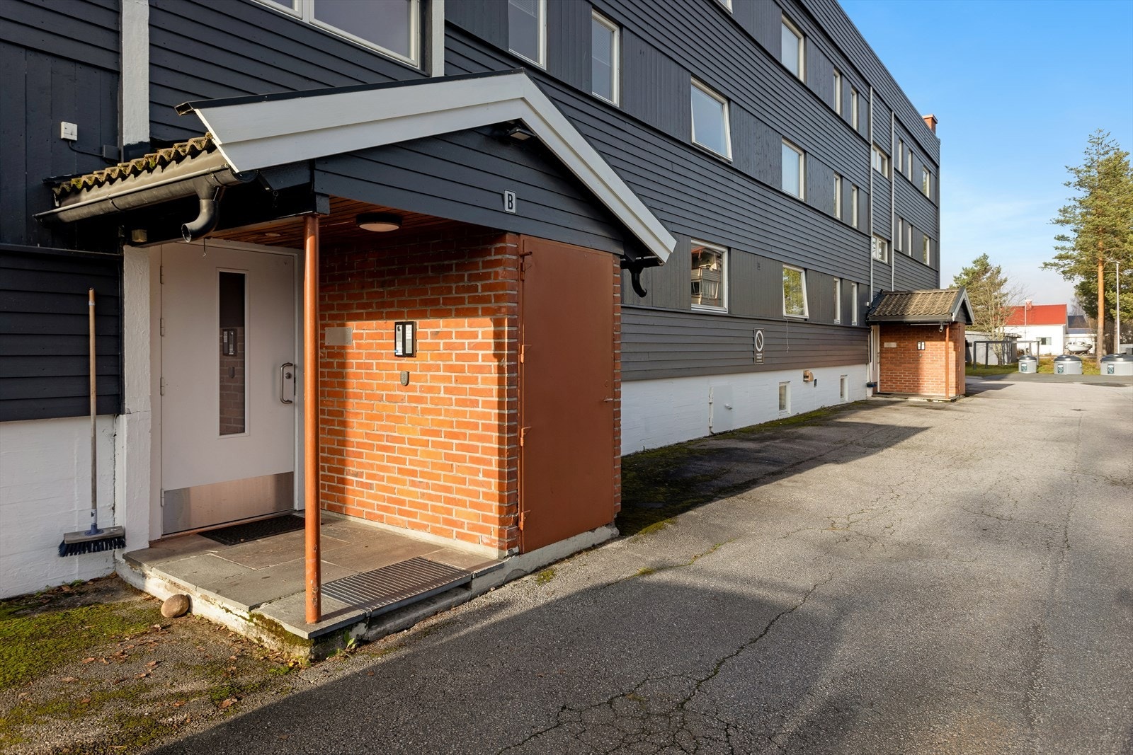 Overbygget inngangsparti Galleribilde