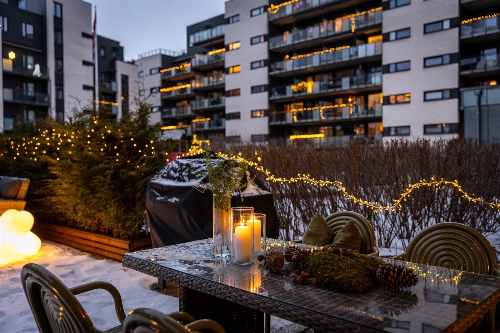 Kveldsstemning på terrassen Galleribilde