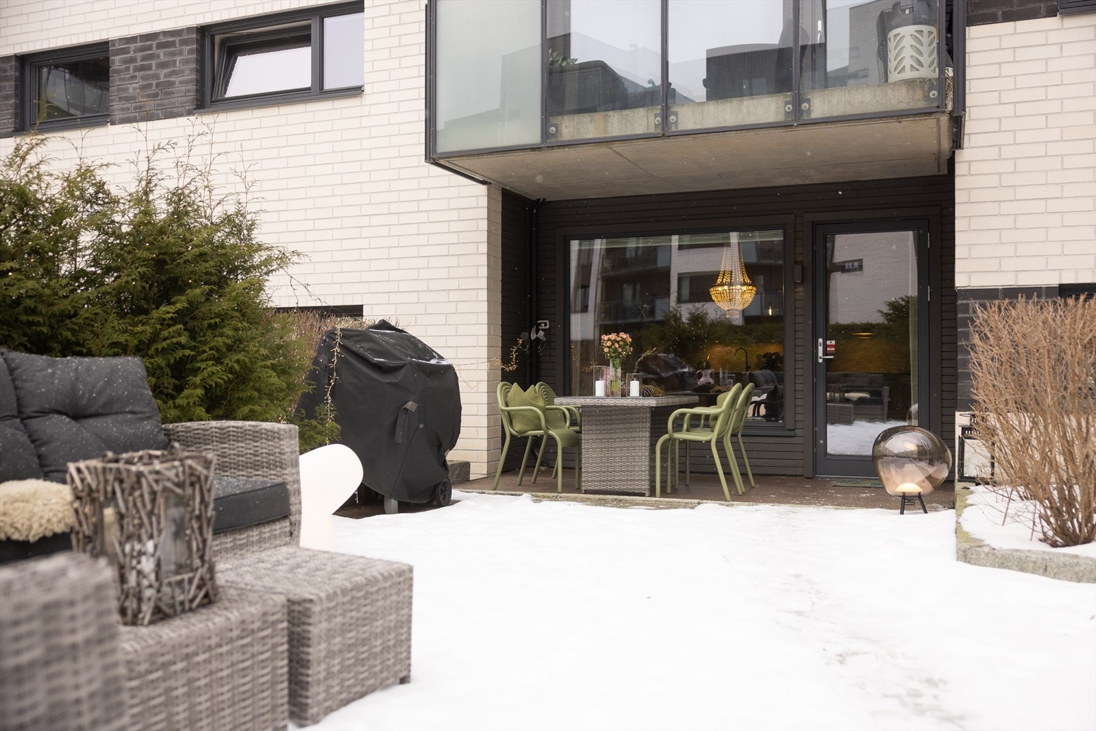 Hagen er plassert ut mot en skjermet, lukket og hyggelig bakgård. Galleribilde